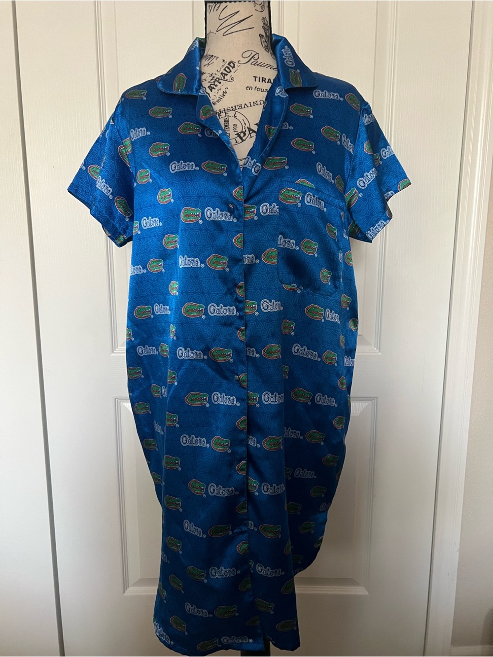 Florida Gators Short-Sleeve Satin Nightshirt with Gators Print